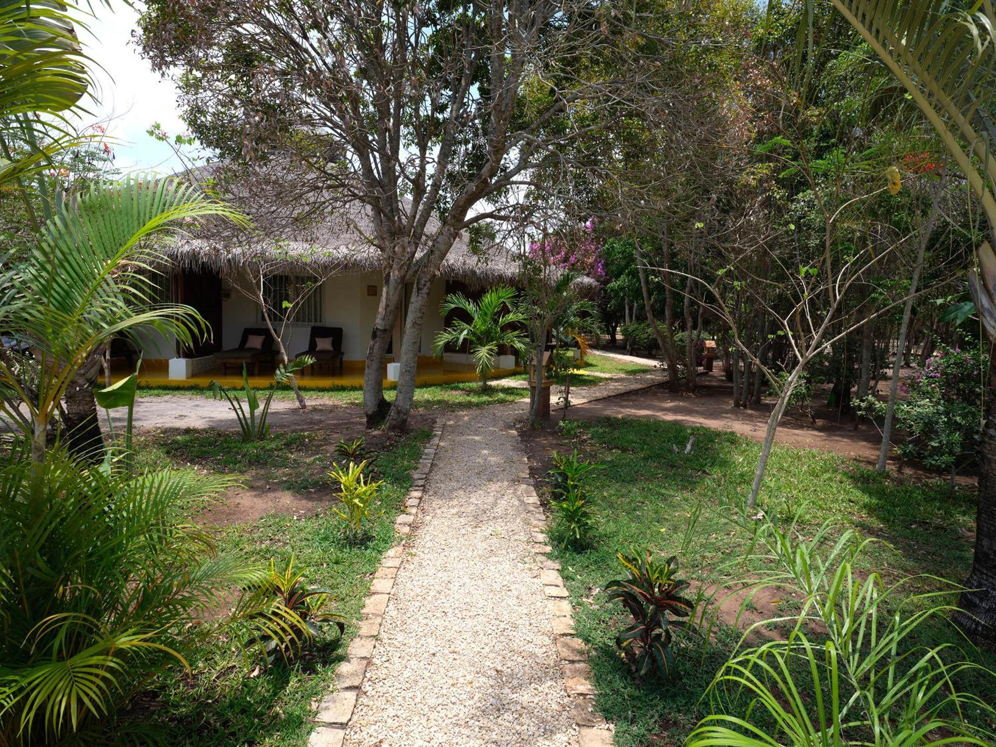 Antsanitia Resort Mahajanga Exterior foto