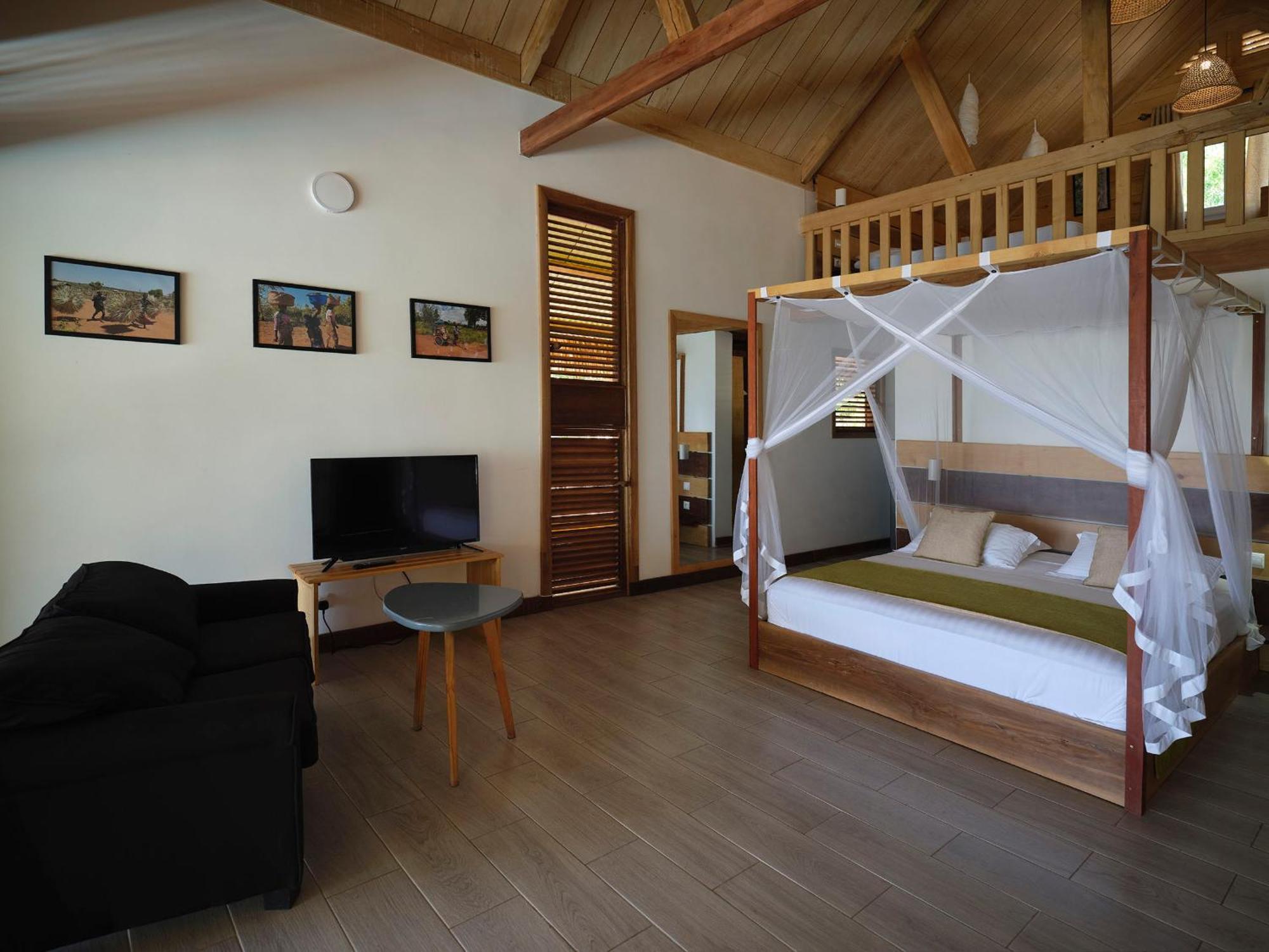 Antsanitia Resort Mahajanga Exterior foto