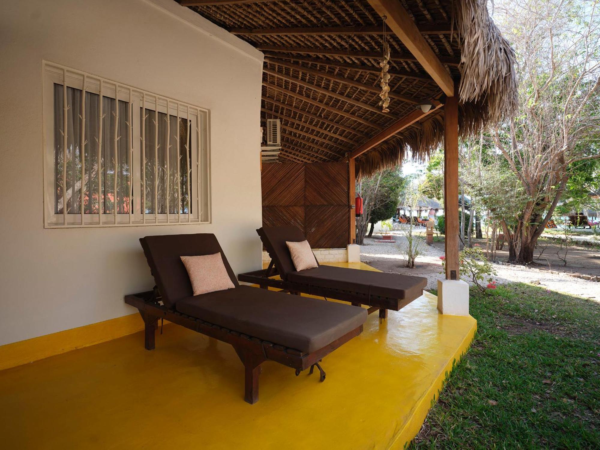 Antsanitia Resort Mahajanga Exterior foto