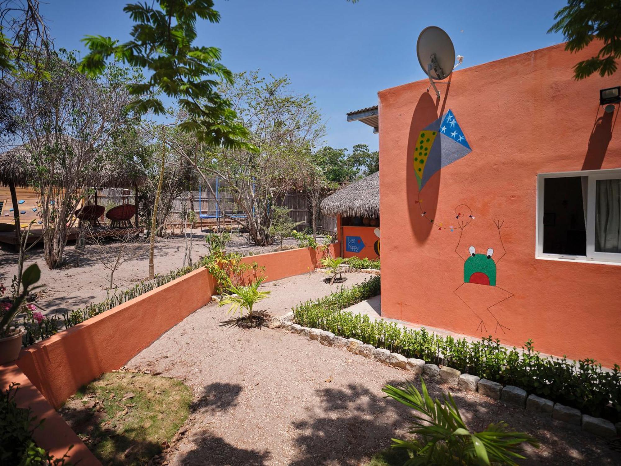 Antsanitia Resort Mahajanga Exterior foto